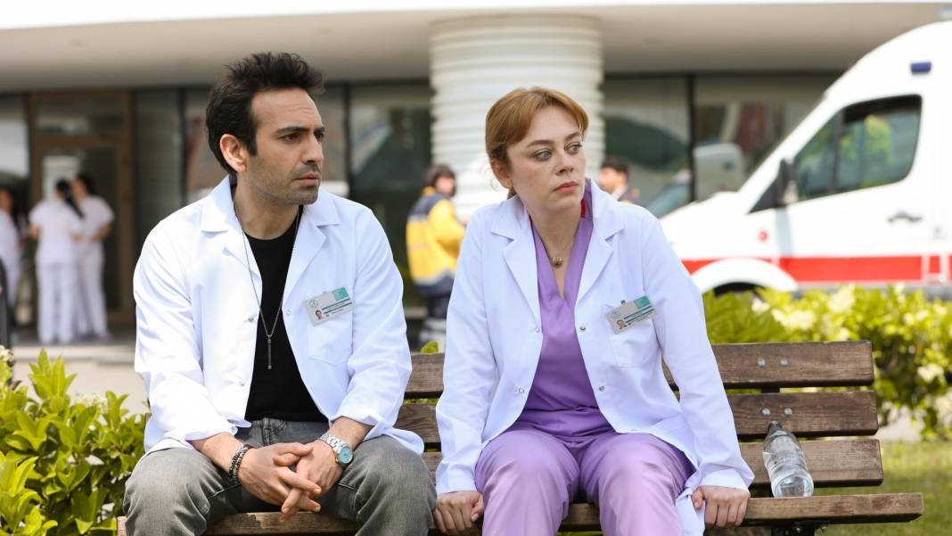 Bahar dizisinin ‘Bahar’ı Demet Evgar'ın erkek kardeşi de oyuncu çıktı! Hatta aynı dizide oynamışlar - Resim: 10